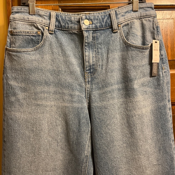 NWT Talbots Brand Straight Ankle Cuff Jeans.  Size 10. - Picture 2 of 12